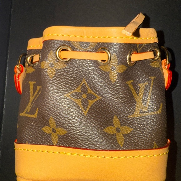 New upcycled Louis Vuitton  Mini Bucket Bag - Picture 5 of 6